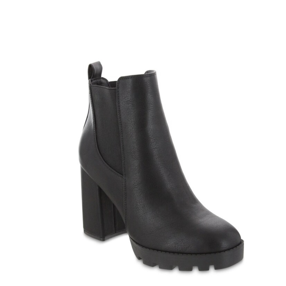 SELLING BOTH TG: MIA Zarah Boots AND Lug Sole Boots